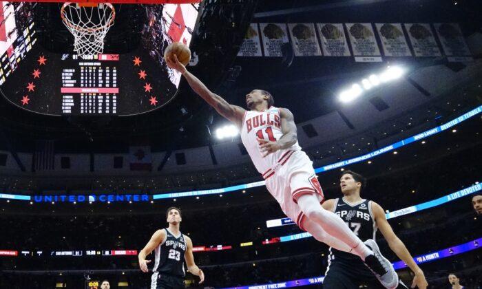 NBA Roundup: Spurs Can’t Stop Bulls’ DeMar DeRozan