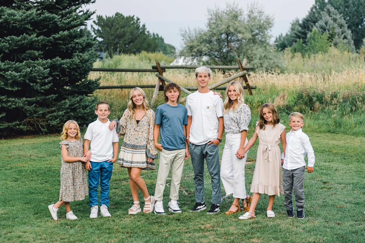 Amanda and Tyler's eight children. (Courtesy of <a href="https://www.facebook.com/Halftees">Amanda Barker</a>)