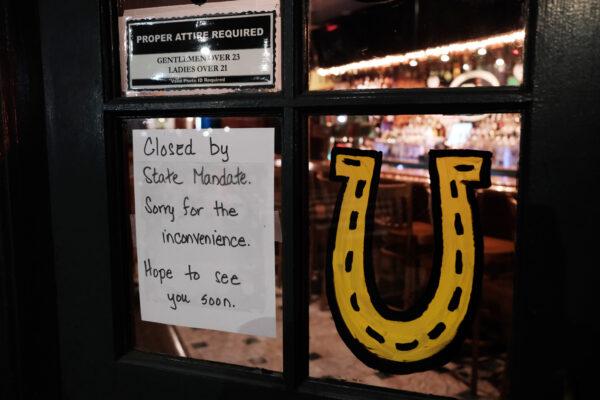 A Brooklyn restaurant sits closed in the early evening after a decree that all bars and restaurants shutdown by 8 p.m. in New York City on March 16, 2020. (Spencer Platt/Getty Images)
