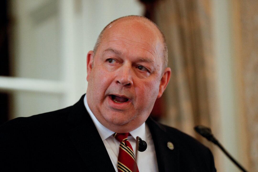 FAA Administrator Who Oversaw Boeing 737 MAX Return Resigning