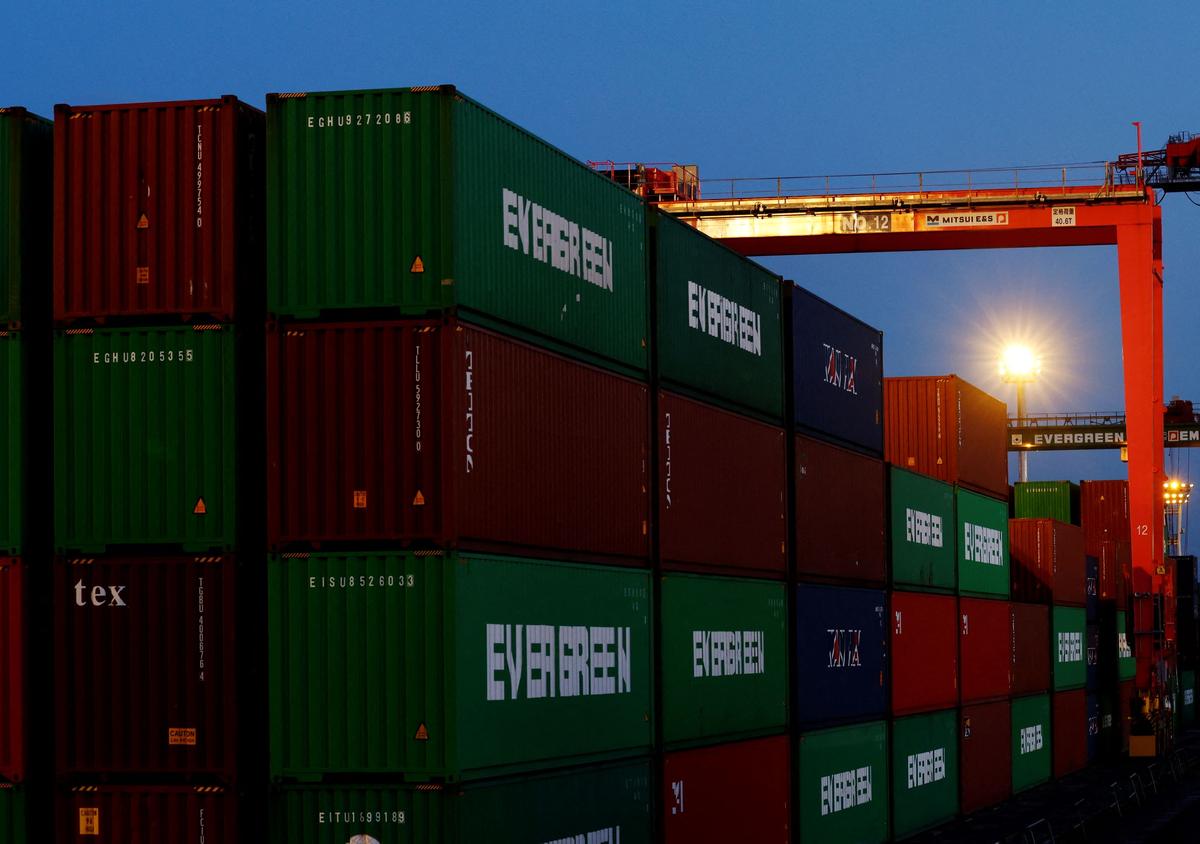 Japan's Trade Deficit Jumps to 8-year High as Commodity Imports Soar