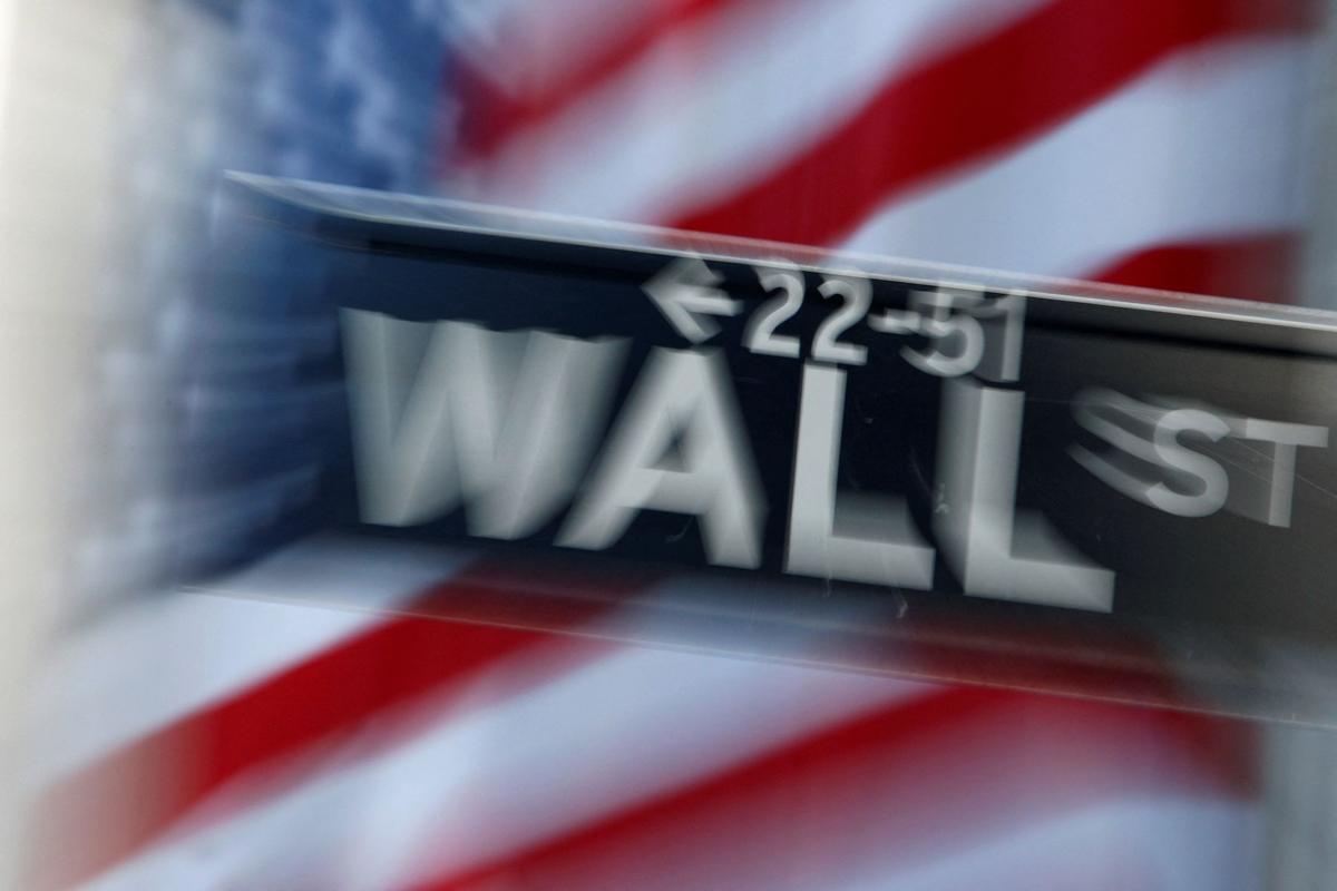 Wall Street Opens Lower as Rate Hike Worries Slam Growth Stocks
