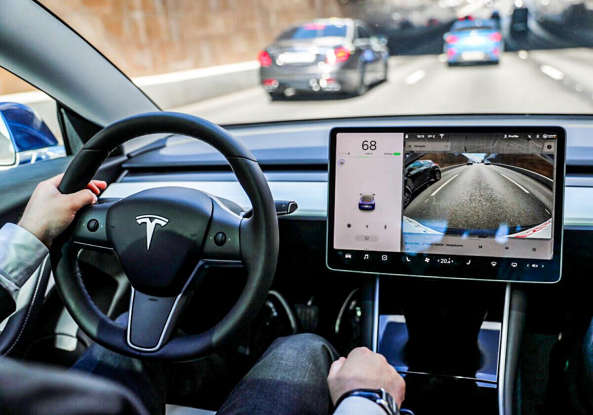 Tesla Faces New Probe Over Claims of ‘Phantom Braking’ at High Speeds