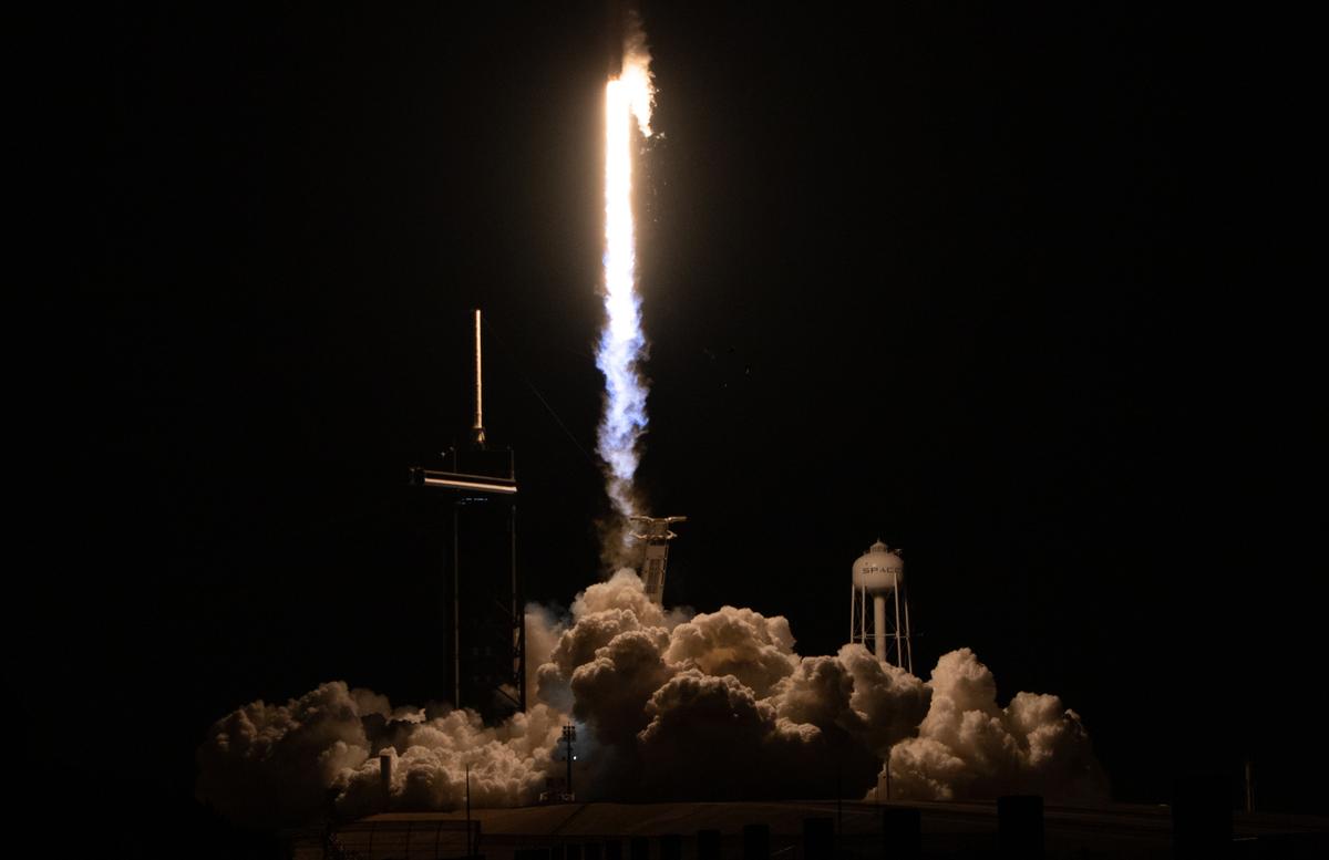 A SpaceX Falcon 9 rocket launches with NASA’s IXPE spacecraft on Dec. 9, 2021, at NASA’s Kennedy Space Center in Florida. (<a href="https://www.nasa.gov/sites/default/files/thumbnails/image/51733990422_be2a3d80f0_o.jpeg">NASA/Joel Kowsky</a>)