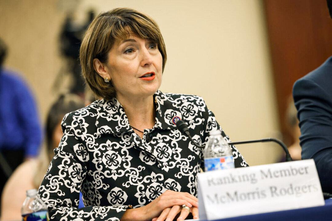 ‘Our Kids Are in Crisis’: GOP Energy and Commerce Leader Calls for End to Child Masking