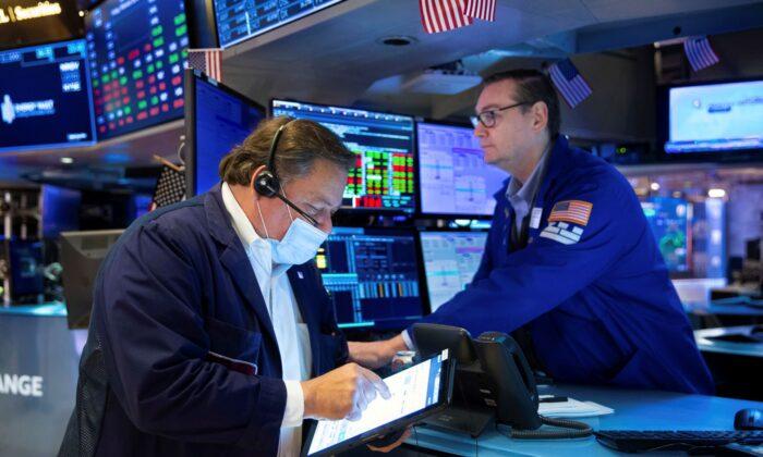 Stocks Fall Again, Handing Wall Street Another Losing Week