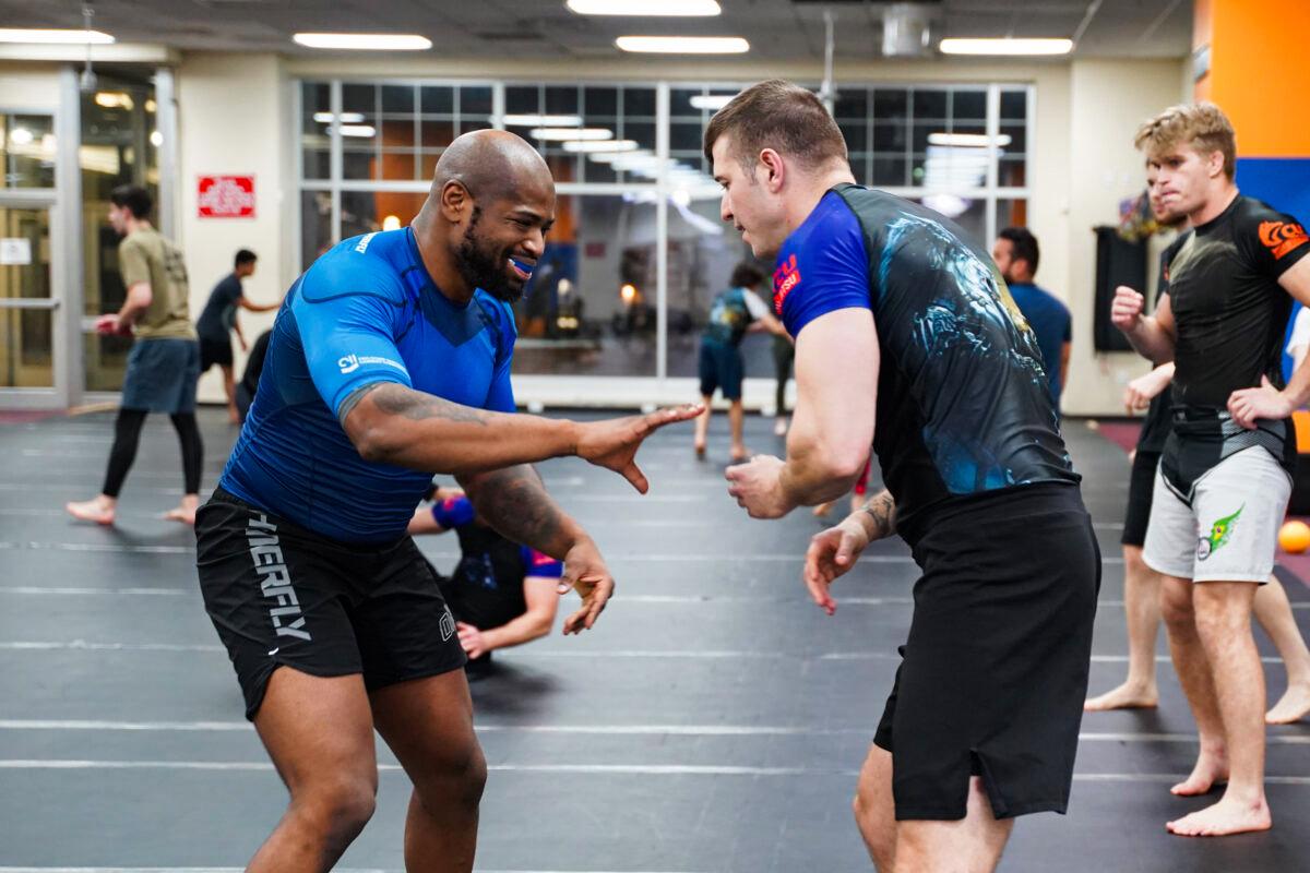 Police Officers, Departments Turn to Jiu-Jitsu to Hone Deescalation Skills