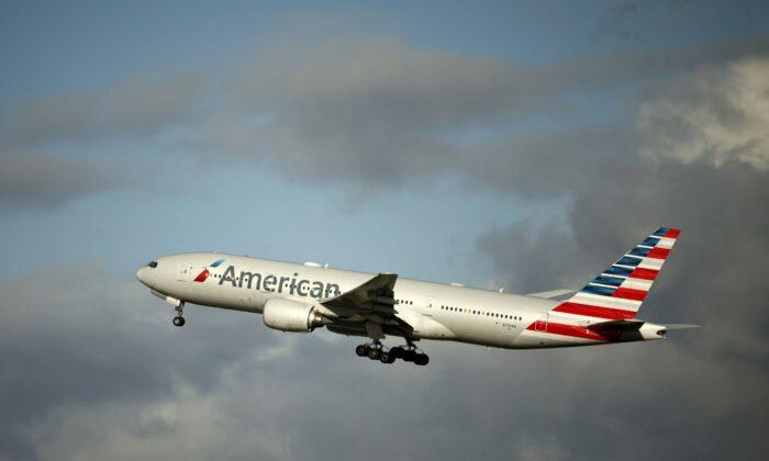 American Airlines Plans More Schedule Cuts as It Waits for 787 Jet Deliveries