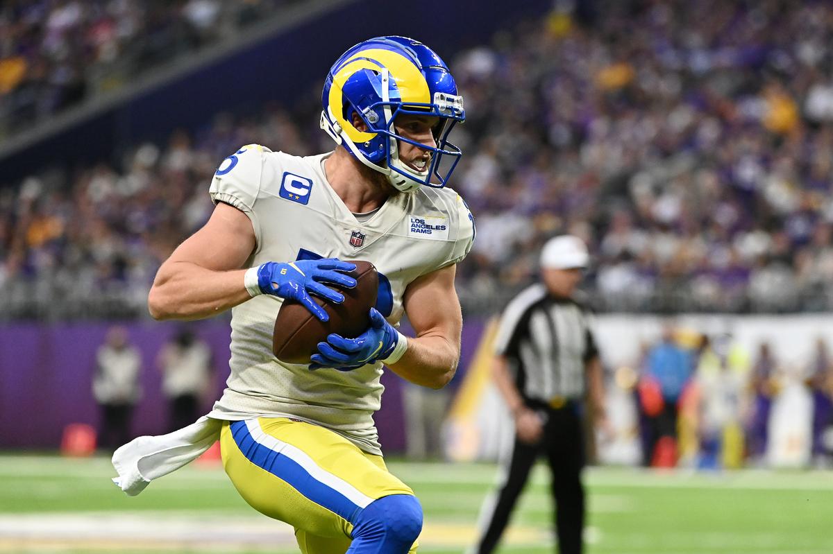 Cooper Kupp runs with the ball against the Minnesota Vikings in the second quarter at U.S. Bank Stadium on Dec. 26, 2021, in Minneapolis, Minnesota. (Stephen Maturen/Getty Images)