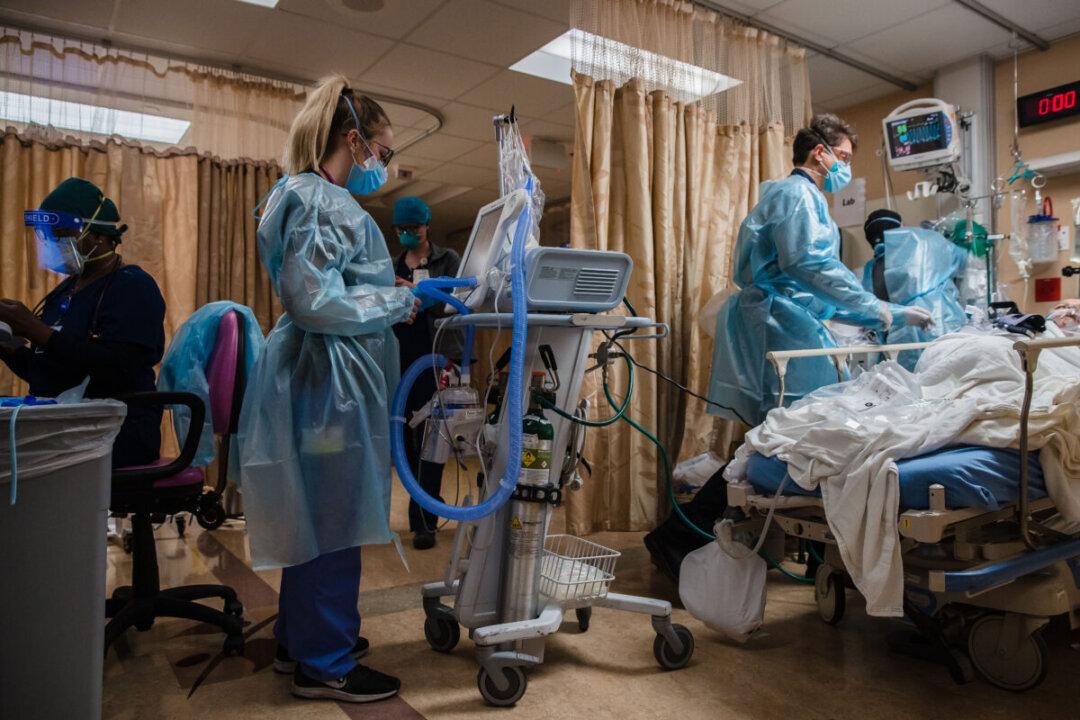 New York Won’t Enforce COVID-19 Booster Mandate for Health Sector Over Staffing Concerns