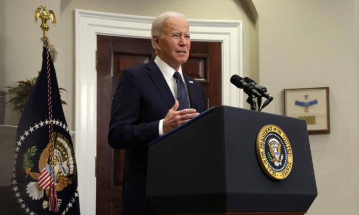Lawmakers Urge Biden to Get Congressional Approval Before Using US Troops in Ukraine