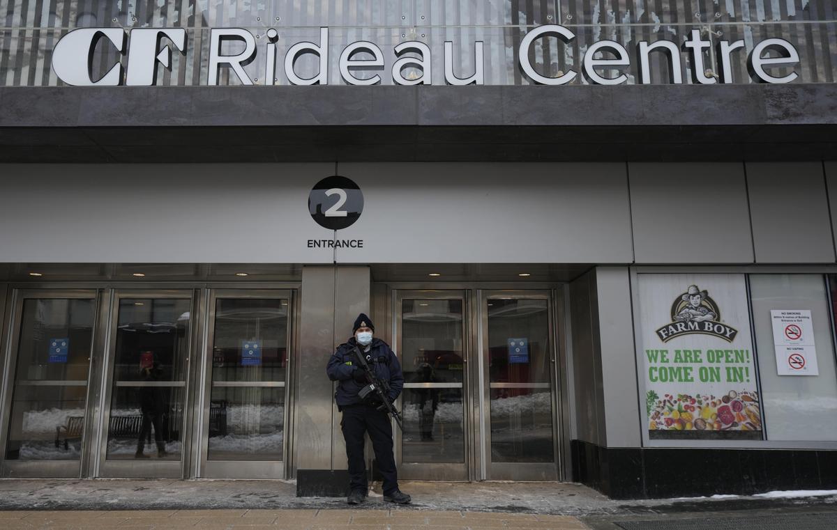 Police Operation at Ottawa's Rideau Centre Mall Over, Investigation Ongoing