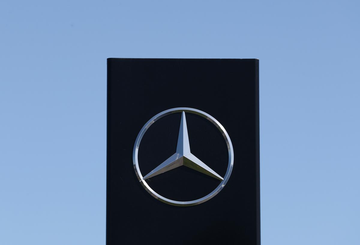 Electric and Luxury Models Boost Mercedes-Benz Earnings