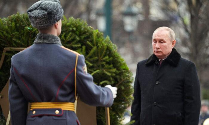 Putin Demands Ukrainians Disarm, Remove Leadership