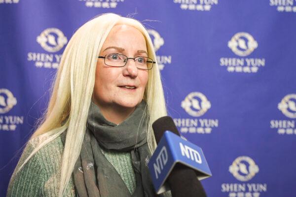 Karen Wilkins at the Shen Yun Performing Arts performance at the Eventim Apollo in London on Feb. 26, 2022. (NTD)