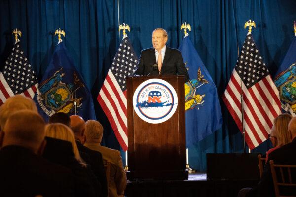 Former New York governor George Pataki addresses the delegates at the New York state Republican convention in Garden City, New York, on Feb. 28, 2022. (Dave Paone/The Epoch Times)