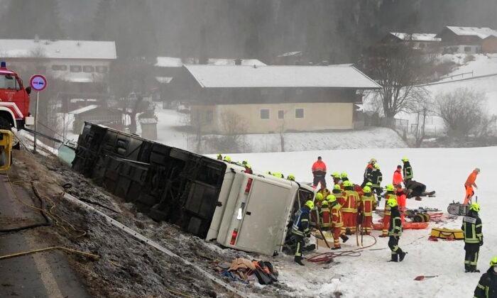 43 Injured as Tourist Bus Veers Off Road in Bavaria