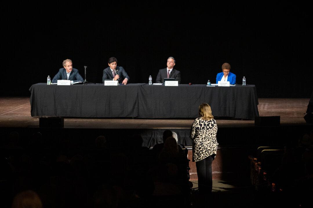Los Angeles Mayoral Candidates Discuss Housing, Port at San Pedro Debate