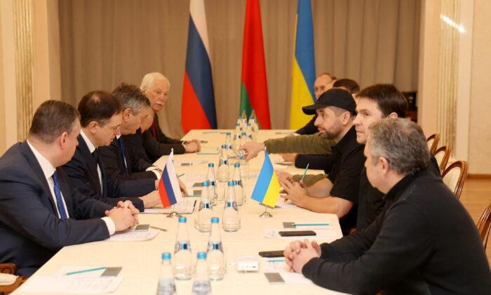 Russia–Ukraine Peace Talks Begin; Kremlin Forces Seize 2 Ukrainian Cities