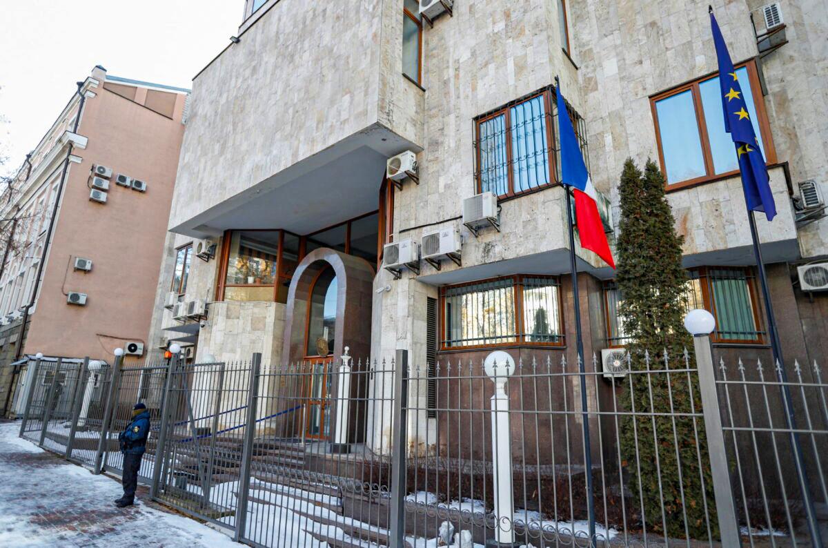 France to Move Its Embassy in Ukraine to Lviv, Says Foreign Minister