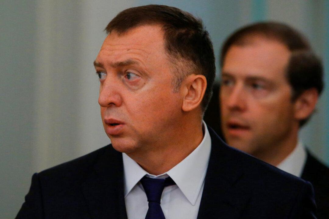 Teen Who Tracked Elon Musk’s Private Jet Starts Following Flights of Russian Oligarchs