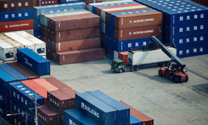 South Korea Bans Exports of Strategic Items to Russia, Joins SWIFT Sanctions