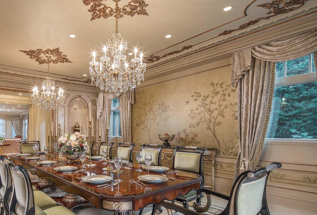 Exquisite hand-painted Chinoiserie wallcoverings by Gorman Studios adorn this dining room. (Courtesy of Gorman Studios)