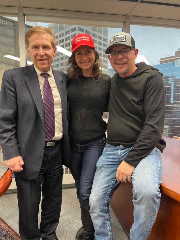 (L-R) Dale Leicht, CEO of First Merchant Capital Inc., Ezra Wellness founder Svetlana Dalla Lana, and Former NHL hockey player Theoren Fleury at Leicht’s offices in Calgary in mid-February 2022. (Courtesy of Svetlana Dalla Lana)