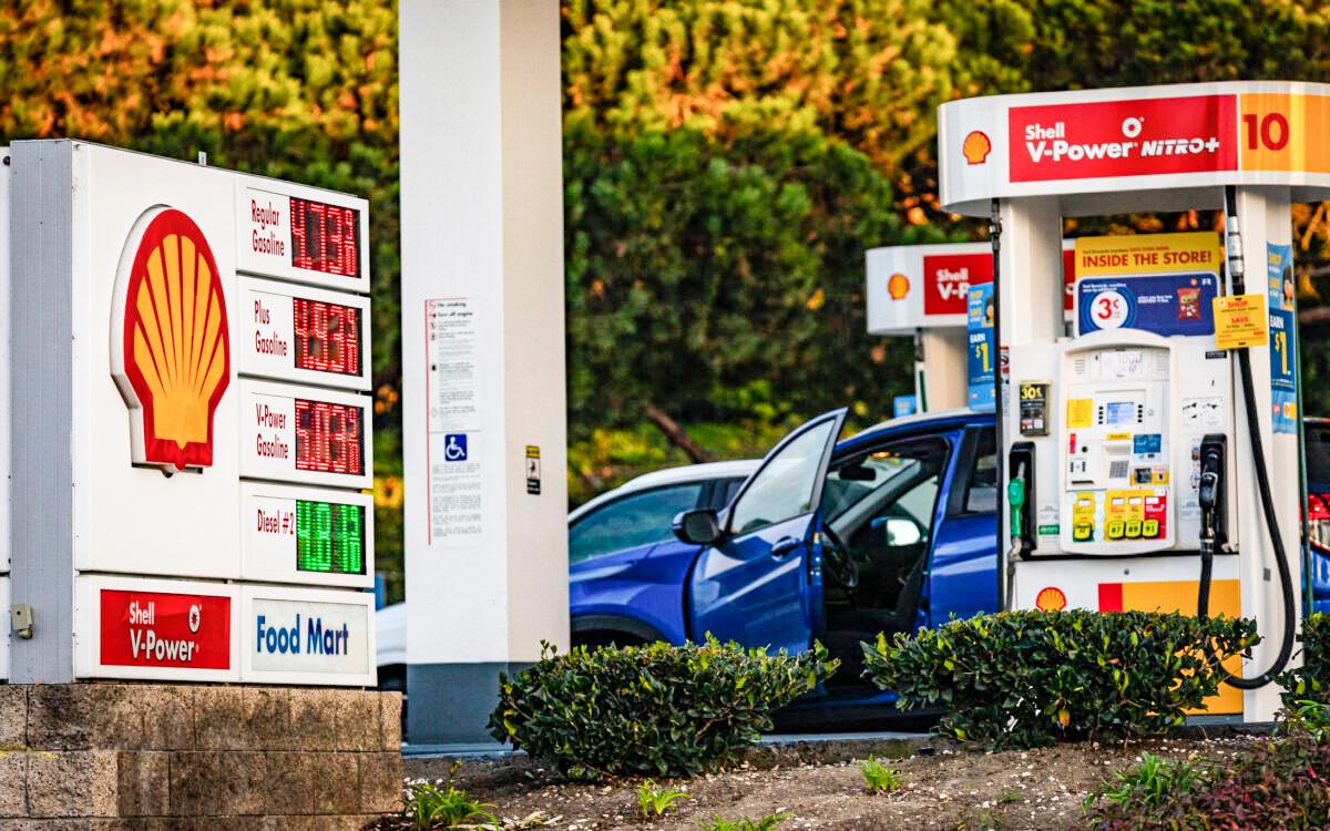 Gas to Reach $7 a Gallon in California: Economist