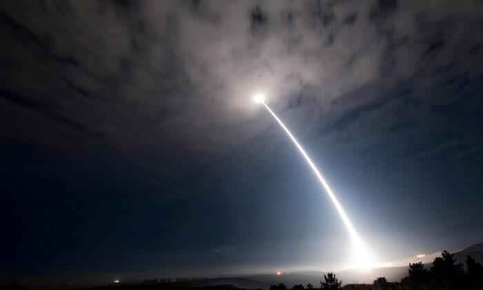 US Delays Missile Test Launch in Attempt to Tone Down Russia Nuclear Tensions