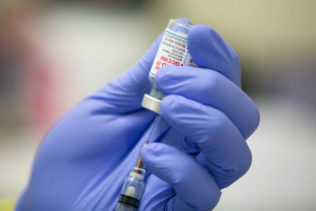 Union Files Grievance Against Federal Vaccination Policy as Mandates Are Being Reviewed