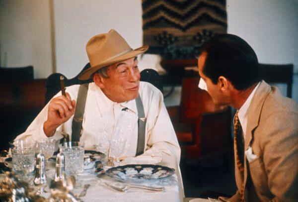 (L―R) John Huston as Noah Cross and Jack Nicholson J.J. 'Jake' Gittes in "Chinatown." (Paramount Pictures)