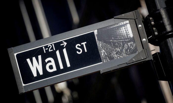 Wall Street Opens Higher on Banks, Megacap Boost