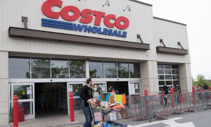 Costco CEO: A Lot of People Are Experiencing a Recession Right Now and ‘Just Trying to Survive’
