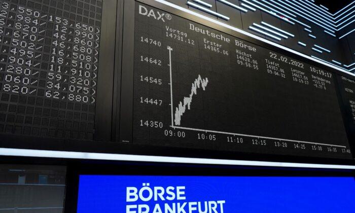 Ukraine Conflict Drives European Stocks to 1-year Lows, Automakers Plunge