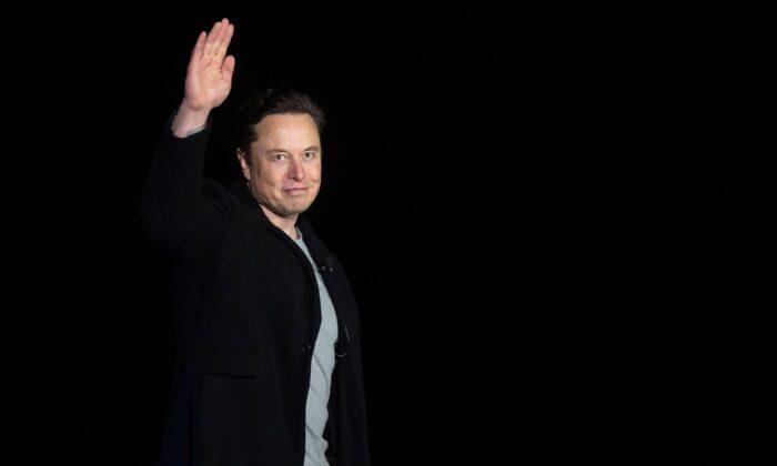 Elon Musk Says He Has a ‘Plan B’ If Twitter Takeover Bid Unsuccessful