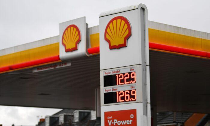 Shell to Put Profits From Russian Oil Trade Into Ukraine Aid Fund