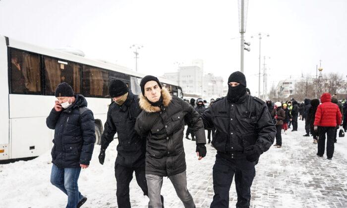 More Than 4,300 Detained at Anti-War Protests in Russia