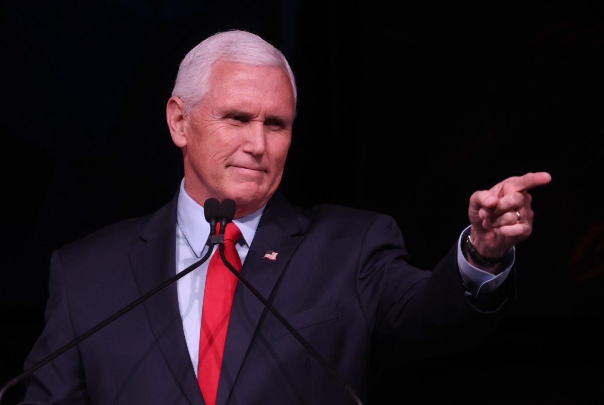 Former Vice President Mike Pence speaks at Stanford University in Stanford, Calif., on Feb. 17, 2022. (Justin Sullivan/Getty Images)