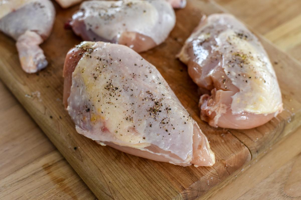 Dry and season your chicken pieces and let them come to room temperature. (Audrey Le Goff)