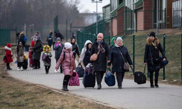 Chinese Students Left Behind in Ukraine Refute Chinese Regime’s Complete Evacuation Claim