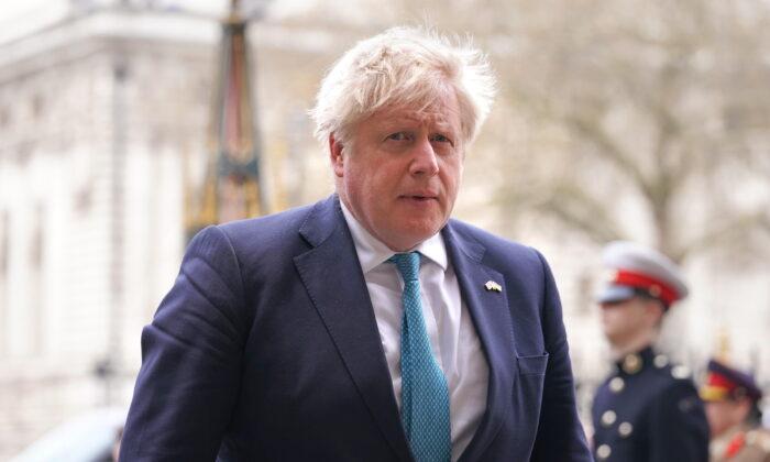 UK to Step up Military Aid to Ukraine as Johnson Warns Putin is ‘Twisting the Knife’