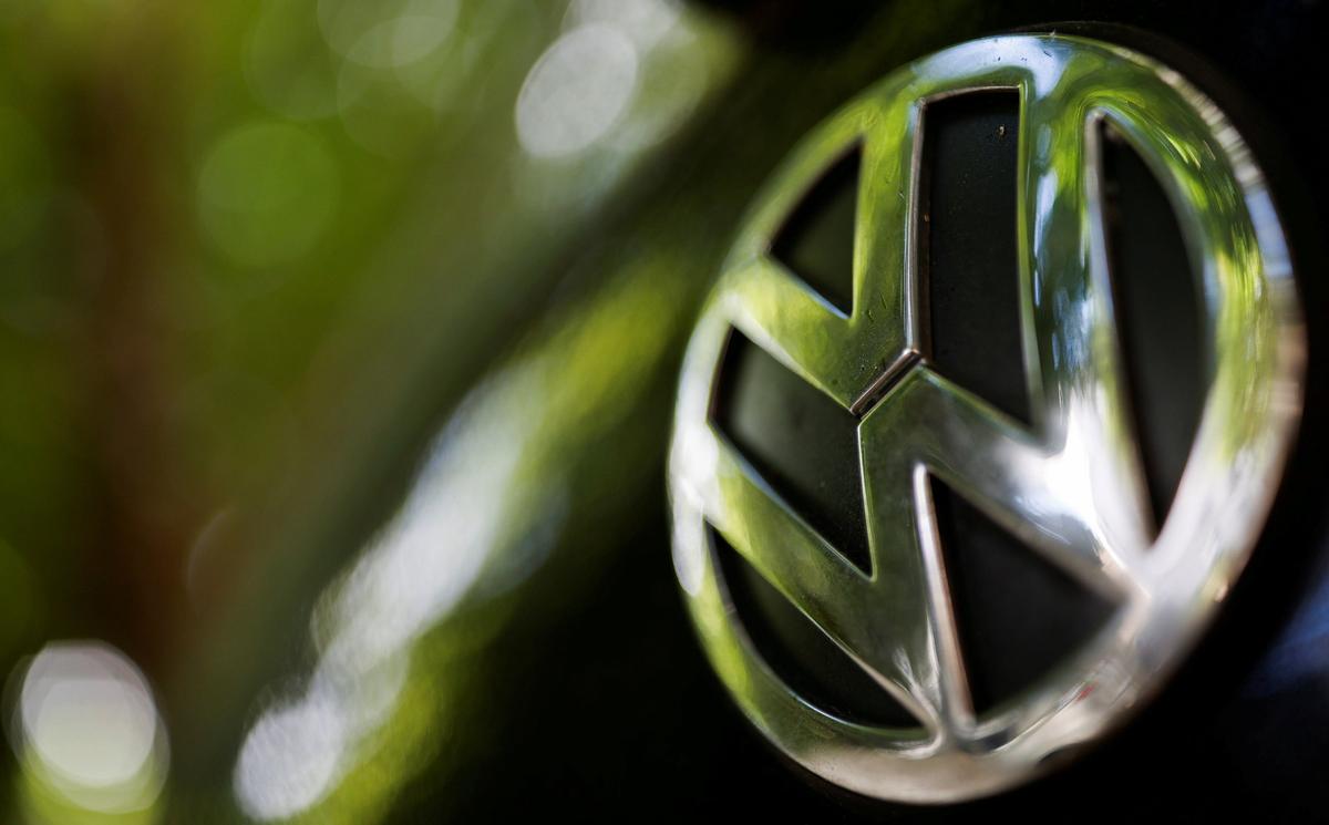 Volkswagen Warns of Production Cuts as Ukraine Crisis Hits Suppliers