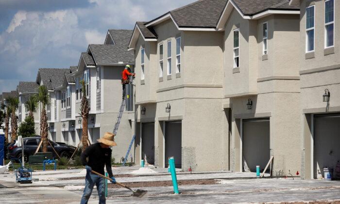 US House Prices to Rise Another 10 Percent This Year: Reuters Poll