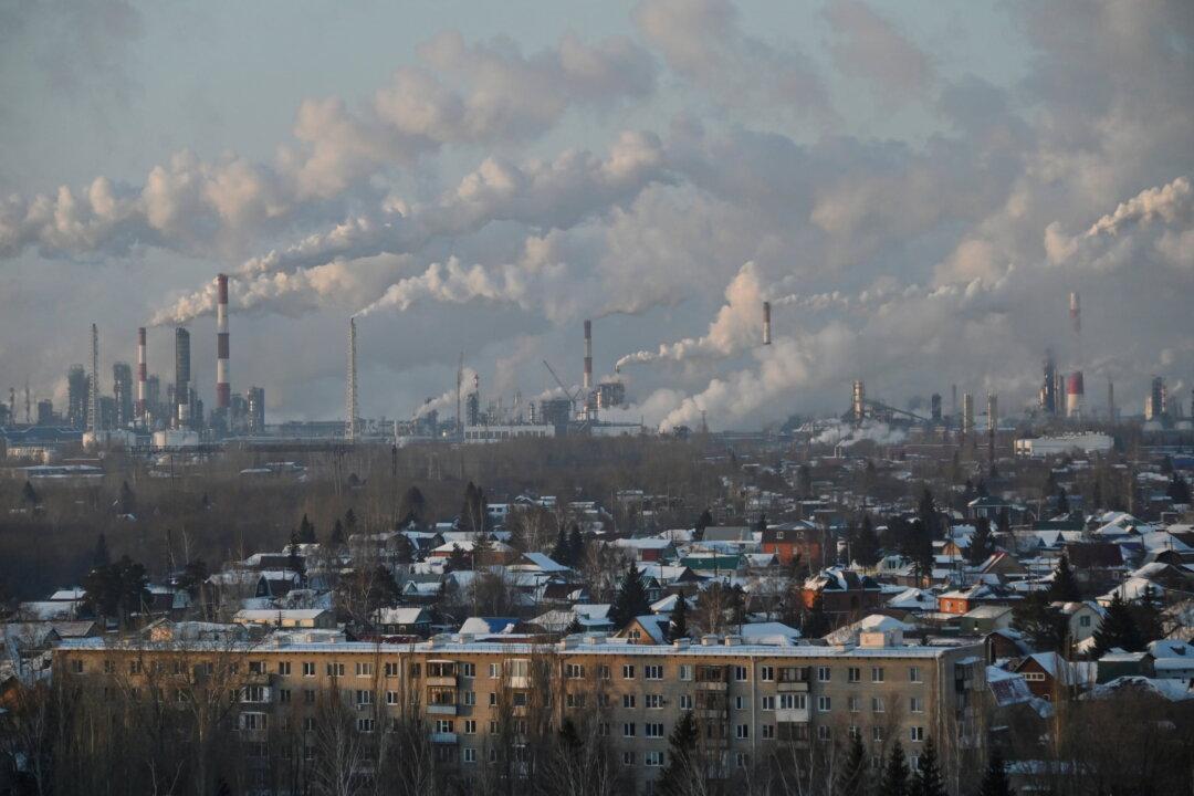 US, European Allies Discuss Banning Imports of Russian Oil