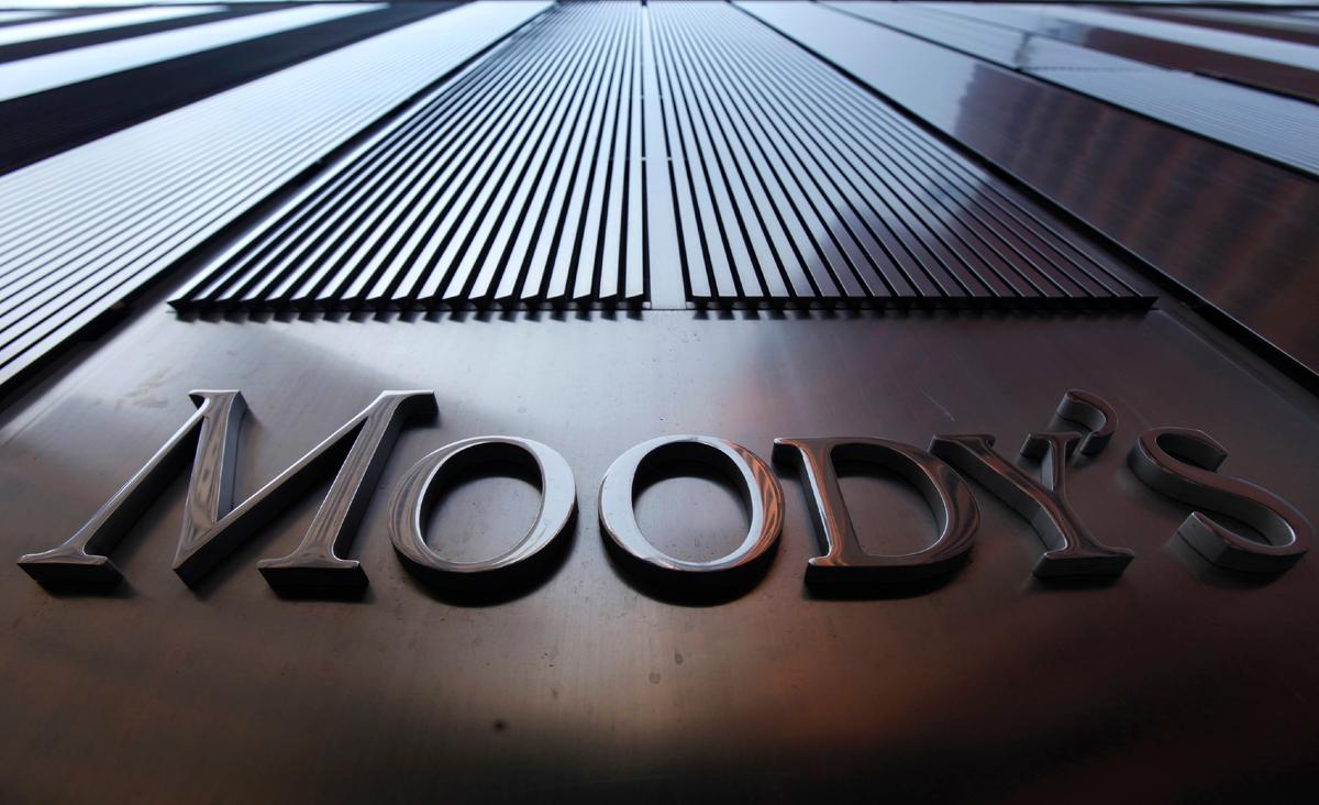 Moody's Cuts Russia Rating to Ca on Rise in Default Risk