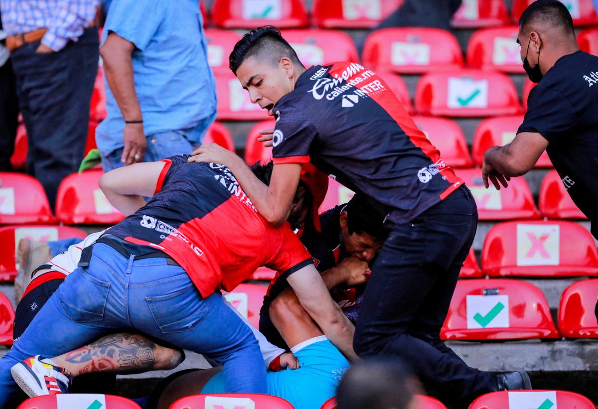 26 Injured in Massive Brawl at Mexican Soccer Match, Matches Suspended