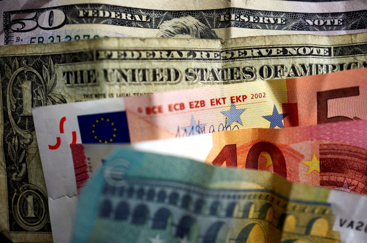 Euro Eyes Void Below Parity Versus Swiss Franc on Stagflation Shock