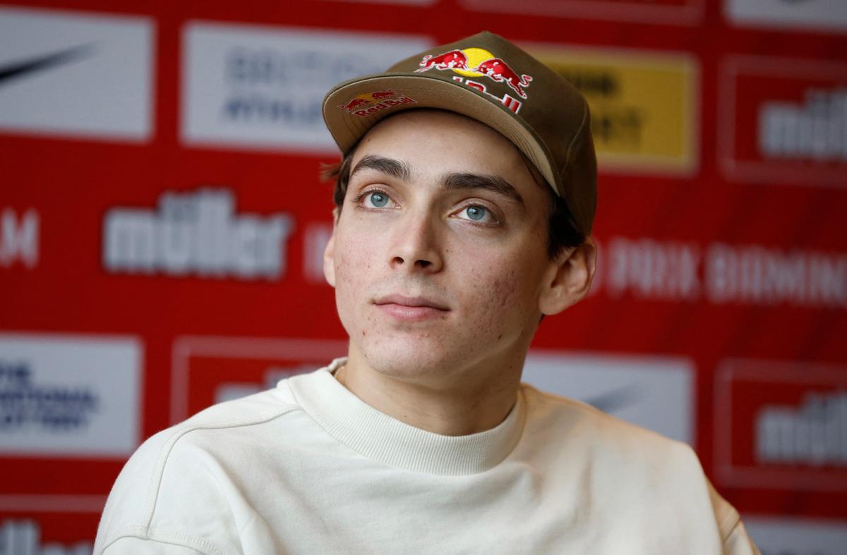 Duplantis Produces Perfection to Break Men’s Pole Vault World Record