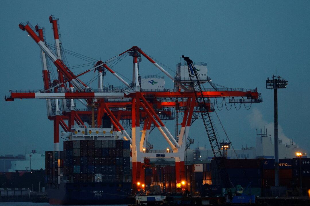 Japan Logs Biggest Current Account Deficit Since 2014 as Oil Import Costs Surge